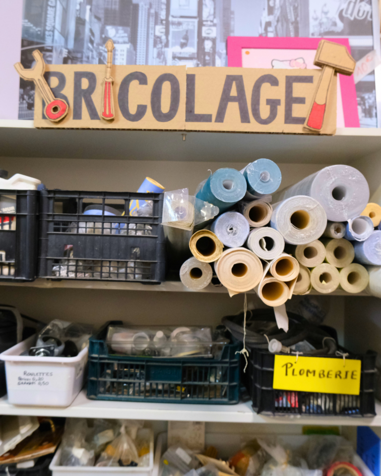 ressourcerie-largentri-argenteuil-bricolage-vaisselle-mercerie-jeux-jouets-bagagerie-livres-informatique-hifi-DVD-bijoux-linge-de-maison-mercerie-vetements (11)